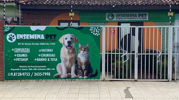 Fachada da Insemina Pet, com o letreiro da cl&iacute;nica veterin&aacute;ria e petshop, em Macei&oacute;.